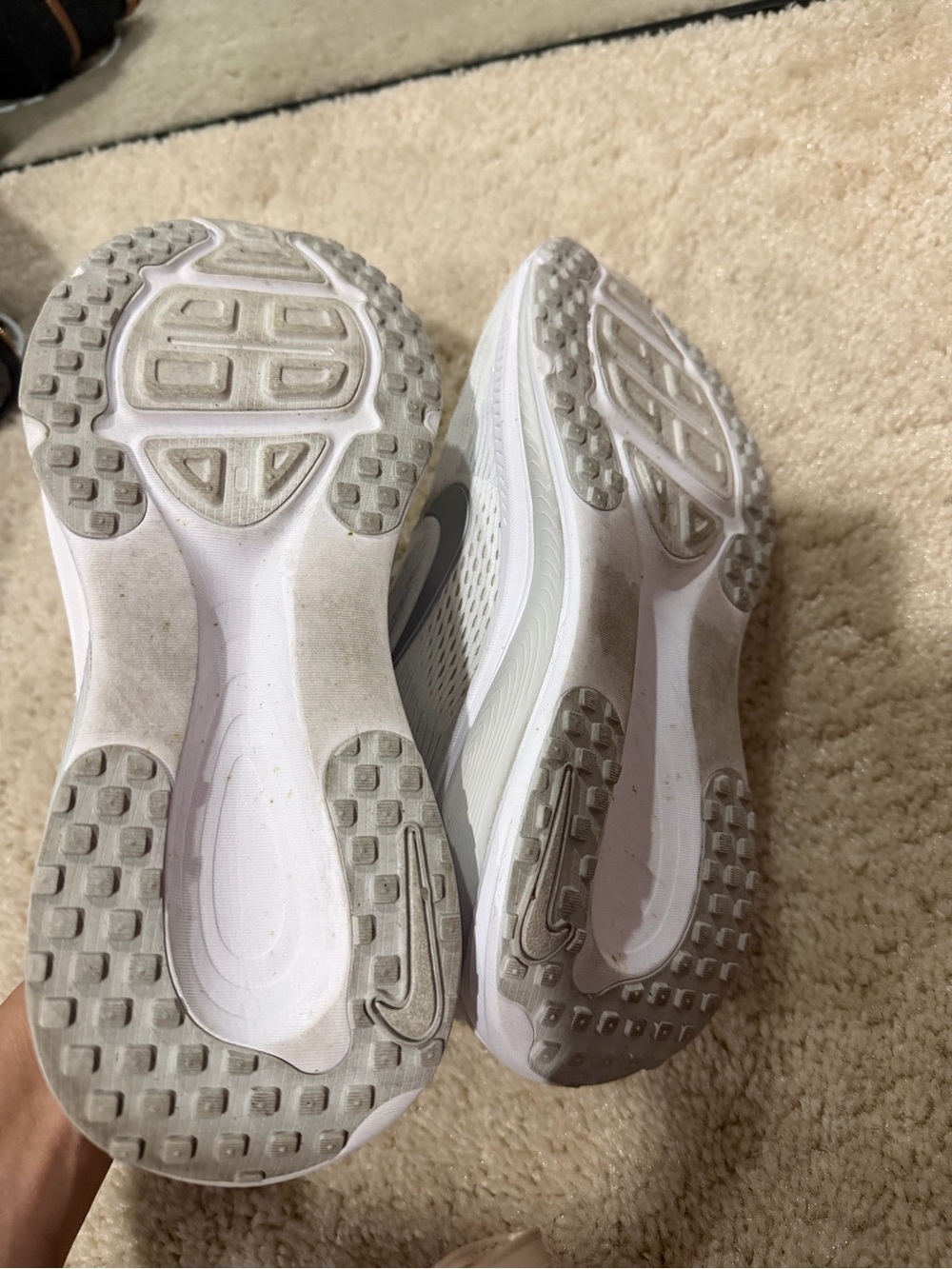 Nike Women's White Athletic Running Shoes with Silver Swoosh - Picture 4 of 4